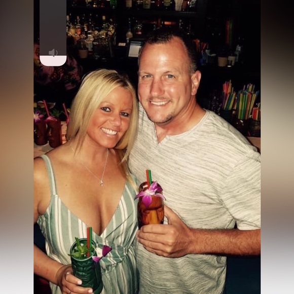 Meet your Posher, Tiffany - Picture 2 of 9